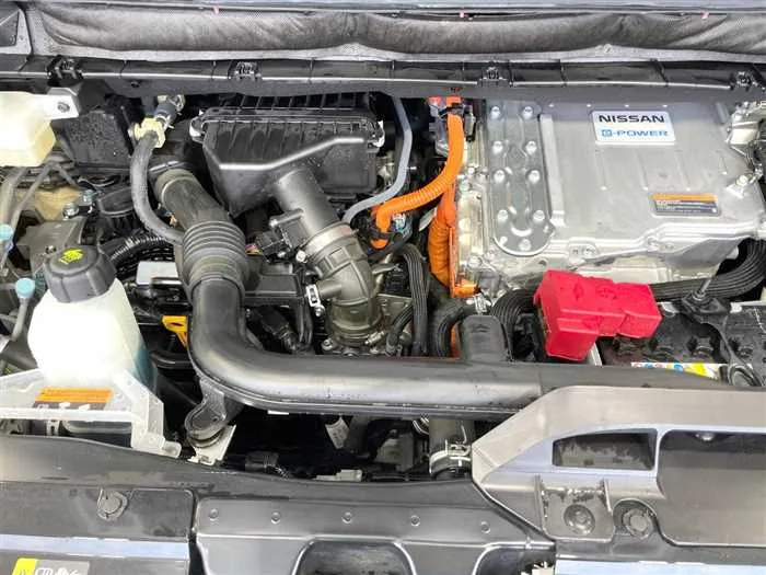 Nissan Serena 2022 — миниатюра 2