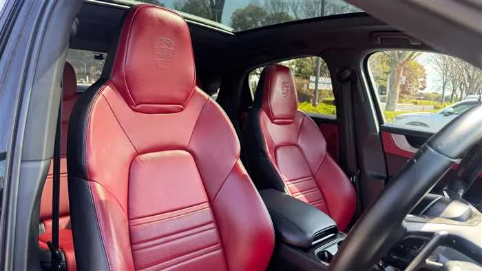 Porsche Cayenne 2023 — миниатюра 2