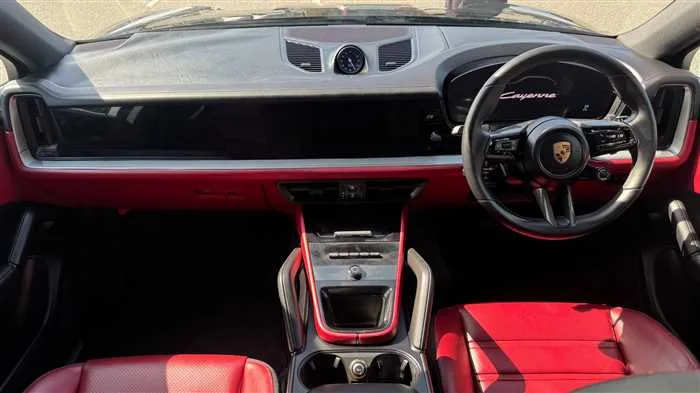 Porsche Cayenne 2023 — миниатюра 4