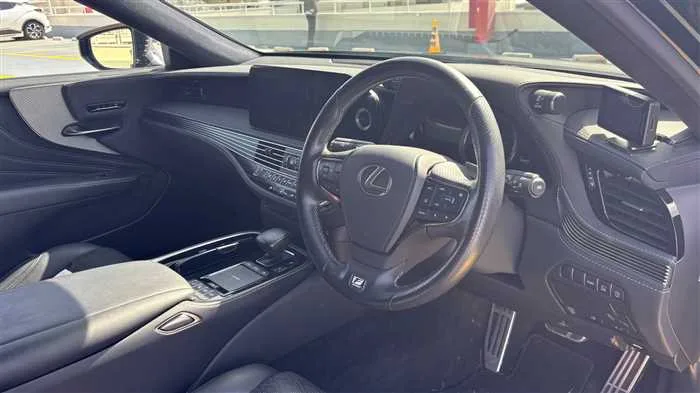Lexus LS 500 F 2022 — миниатюра 4