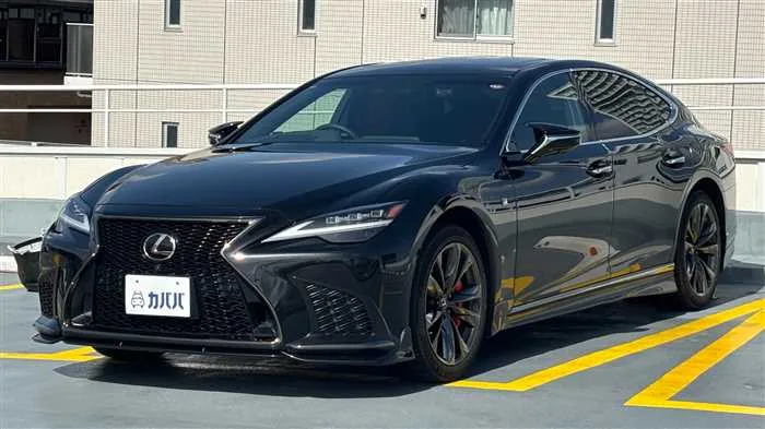 Lexus LS 500 F 2022 — фото 1, купить с доставкой в Москву