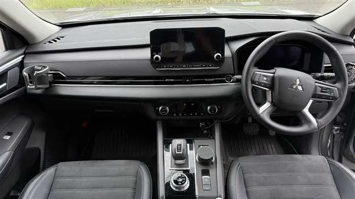 Mitsubishi OUTLANDER PHEV G 2023 — миниатюра 2