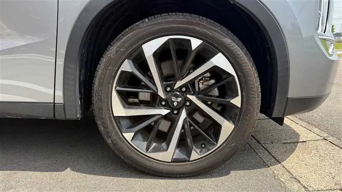 Mitsubishi OUTLANDER PHEV G 2023 — миниатюра 5