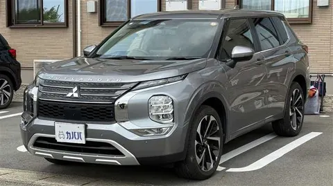 Mitsubishi OUTLANDER PHEV 2023 купить в Москве
