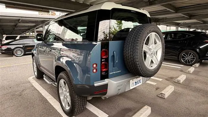 Land Rover Defender 90 SE P300 2023 — миниатюра 4