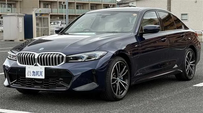 BMW 3 Series 330e M 2024 — фото 1, купить с доставкой в Москву