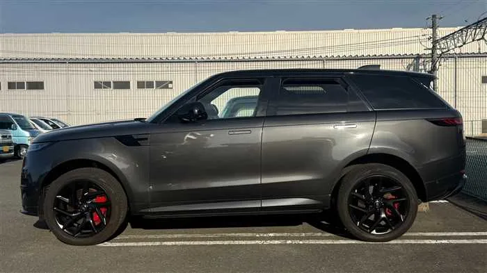 Land Rover Range Rover Sport SE 300PS 2023 — миниатюра 4