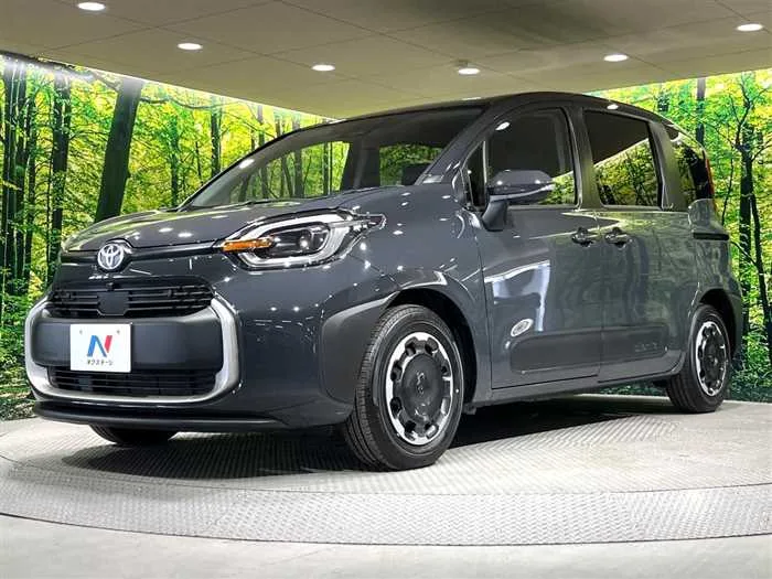 Toyota Sienta 2025 — миниатюра 2