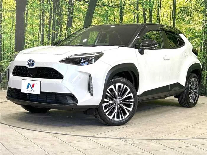 Toyota Yaris Cross 2023 — фото 1, купить с доставкой в Москву