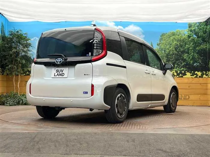 Toyota Sienta 2024 — миниатюра 3