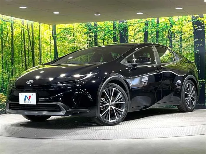 Toyota Prius 2023 — фото 1, купить с доставкой в Москву