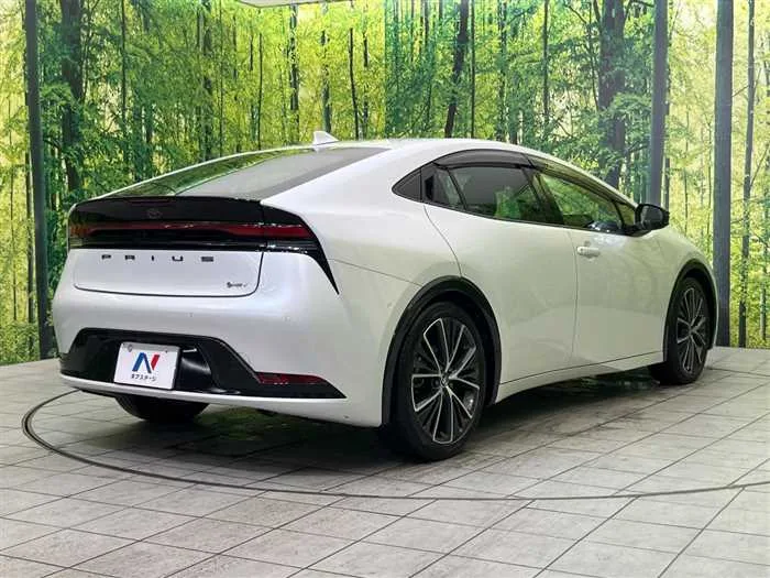 Toyota Prius 2023 — миниатюра 3