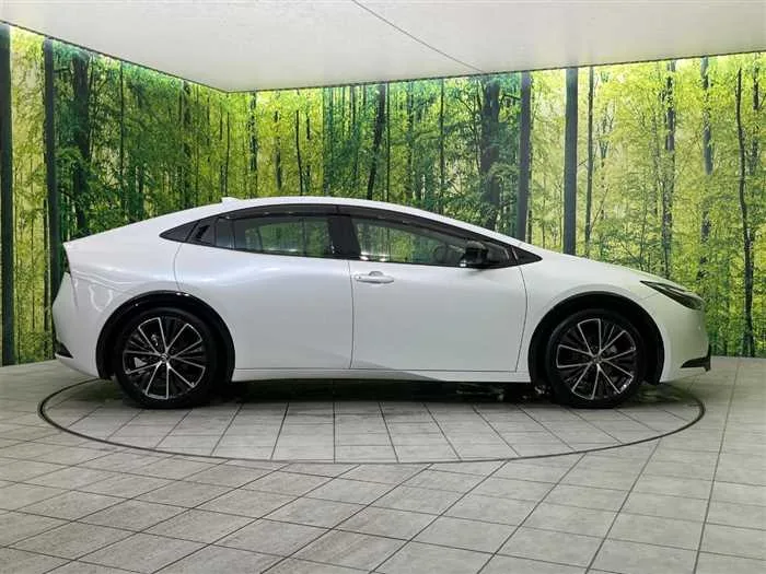 Toyota Prius 2023 — миниатюра 5