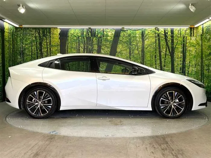 Toyota Prius 2024 — миниатюра 3