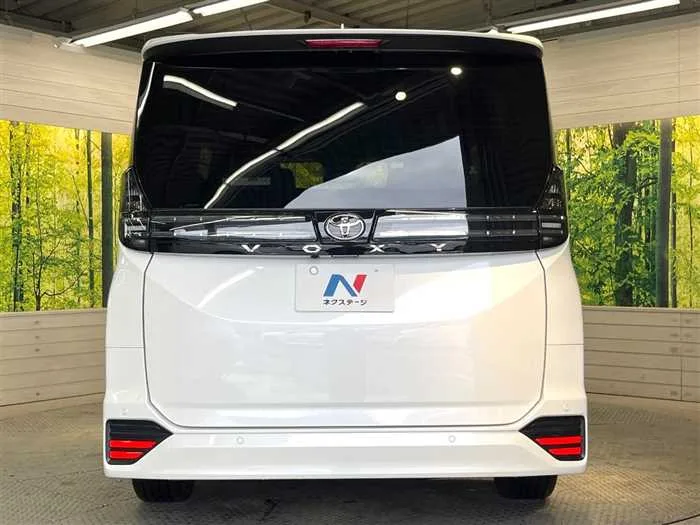 Toyota Voxy 2025 — миниатюра 3