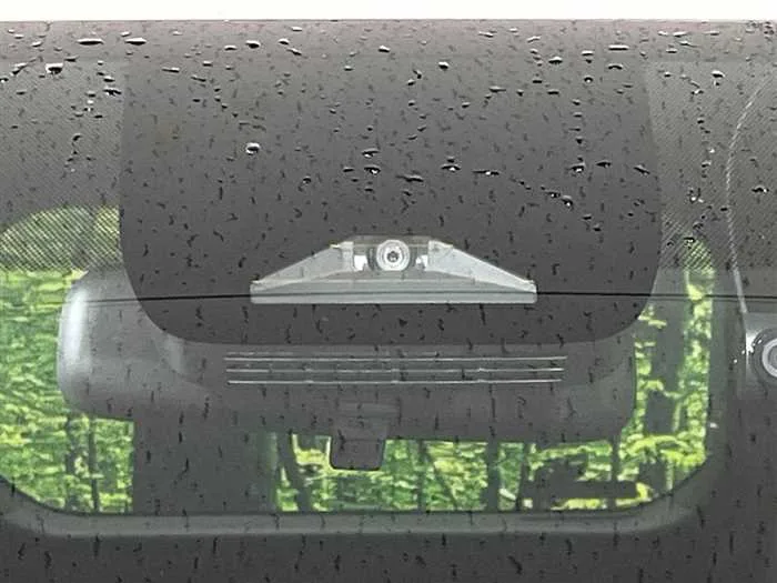Toyota Voxy 2025 — миниатюра 2