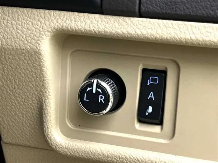 Toyota Land Cruiser Prado 2023 — миниатюра 3