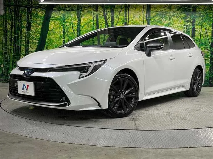 Toyota Corolla Sedan 2024 — фото 1, купить с доставкой в Москву