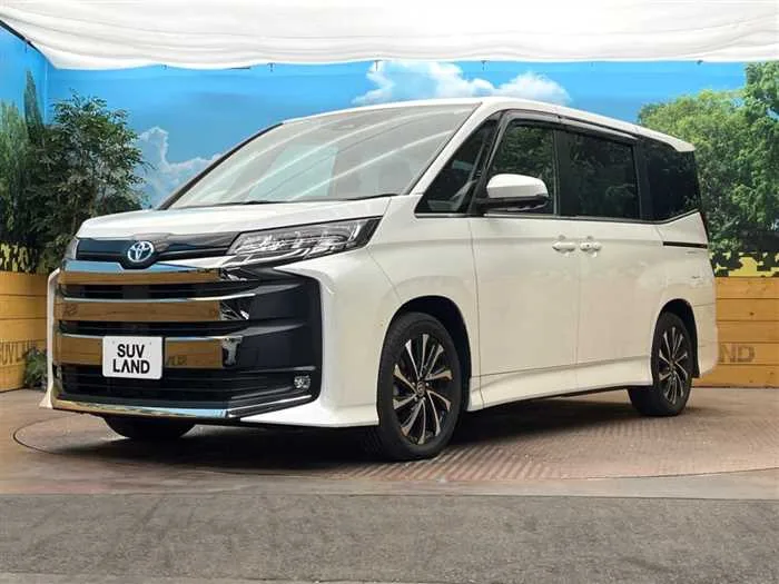 Toyota Noah 2022 — миниатюра 2