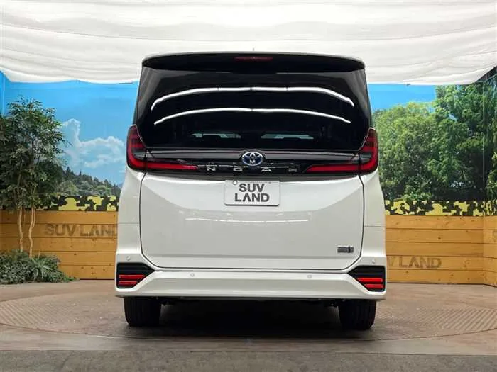 Toyota Noah 2022 — миниатюра 5