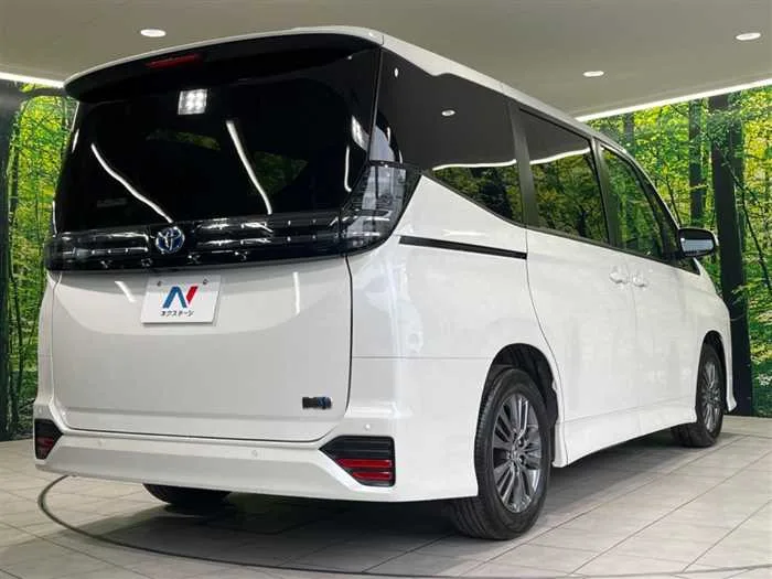 Toyota Voxy 2024 — миниатюра 5