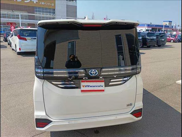 Toyota Voxy HYBRID S-Z 4WD 2022 — миниатюра 3
