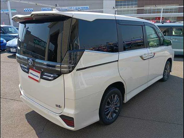 Toyota Voxy HYBRID S-Z 4WD 2022 — миниатюра 5