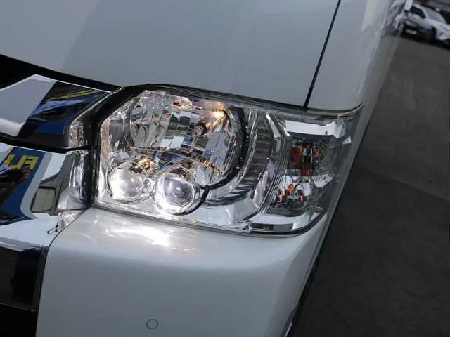 Toyota Hiace Wagon 2023 — миниатюра 3