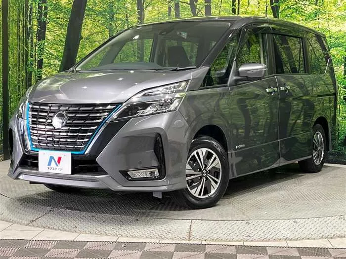 Nissan Serena 2022 — фото 1, купить с доставкой в Москву