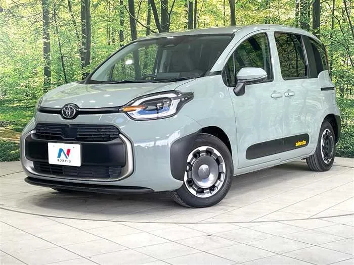Toyota Sienta 2022 — фото 1, купить с доставкой в Москву