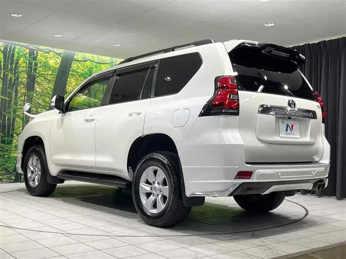 Toyota Land Cruiser Prado 2022 — миниатюра 3