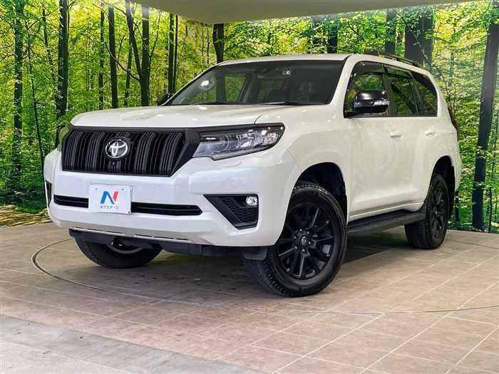 Toyota Land Cruiser Prado 2023 — фото 1, купить с доставкой в Москву