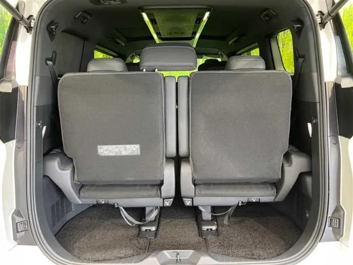 Toyota Alphard Hybrid 2023 — миниатюра 3