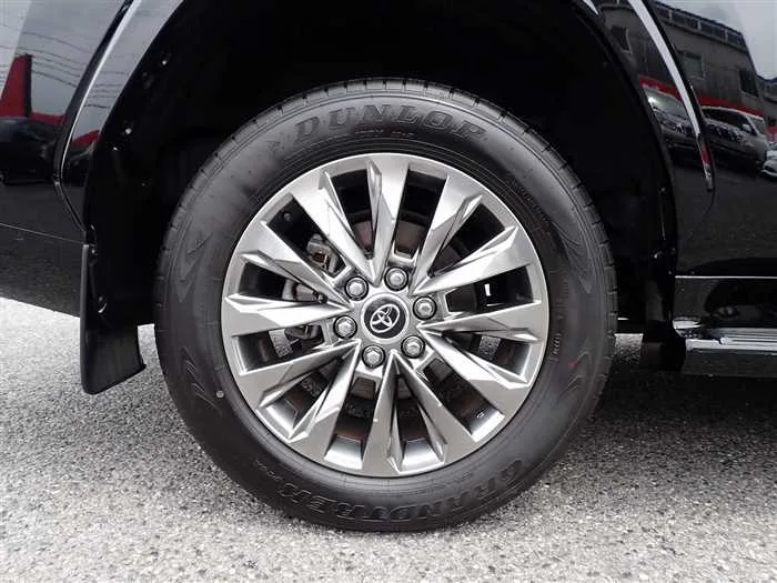 Toyota Land Cruiser ZX diesel turbo 2023 — миниатюра 3