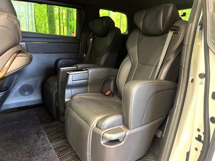 Toyota Alphard Hybrid 2023 — миниатюра 3