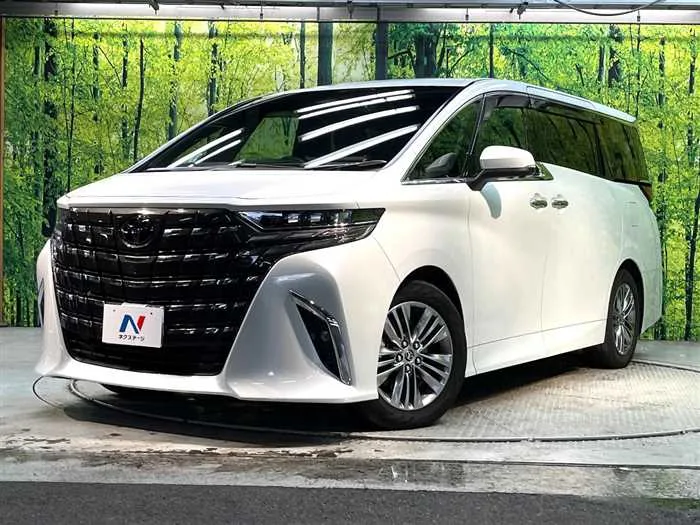 Toyota Alphard Hybrid 2024 — фото 1, купить с доставкой в Москву
