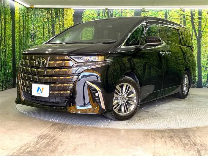 Toyota Alphard Hybrid 2024 — фото 1, купить с доставкой в Москву