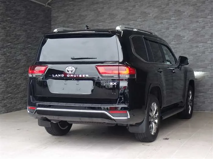 Toyota Land Cruiser ZX diesel turbo 2023 — миниатюра 2
