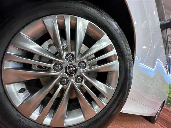 Toyota Alphard 2025 — миниатюра 2