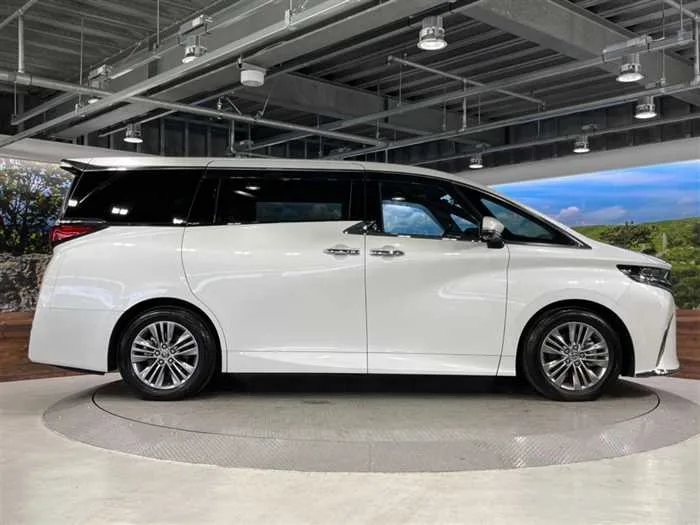 Toyota Alphard 2024 — миниатюра 3