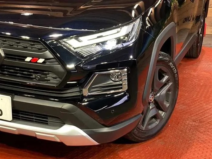 Toyota RAV4 2023 — миниатюра 3