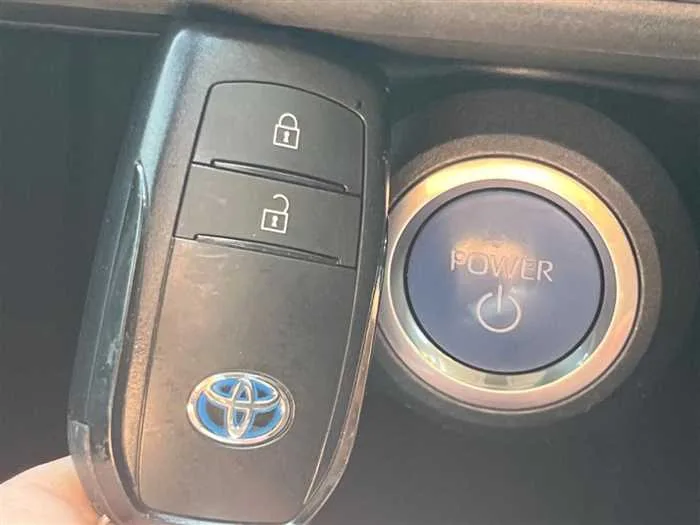 Toyota Harrier Hybrid 2022 — миниатюра 2