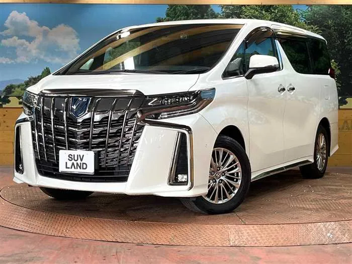 Toyota Alphard Hybrid 2022 — фото 1, купить с доставкой в Москву