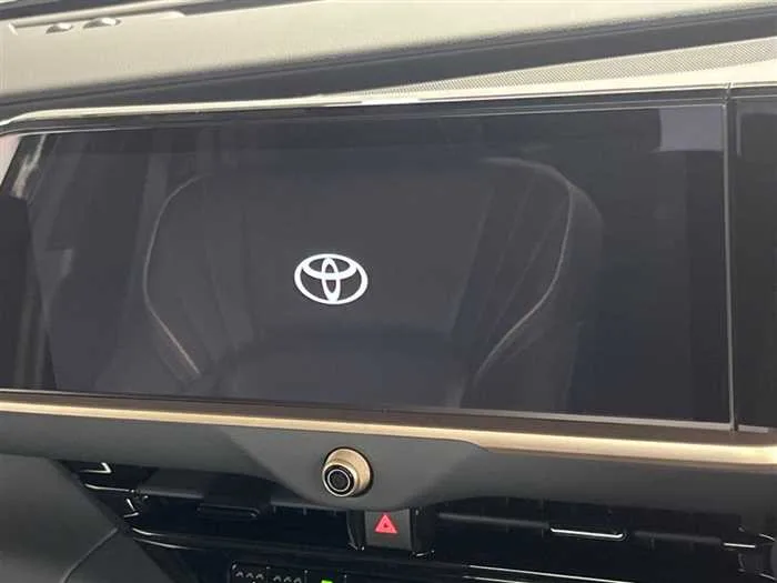 Toyota Crown Estate 2025 — миниатюра 2