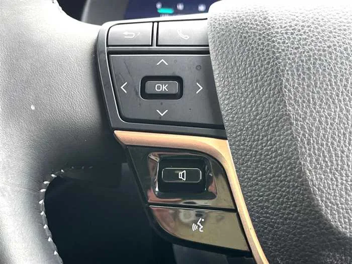 Toyota Crown Estate 2025 — миниатюра 2