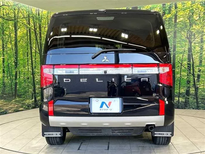 Mitsubishi Delica D:5 2022 — миниатюра 3