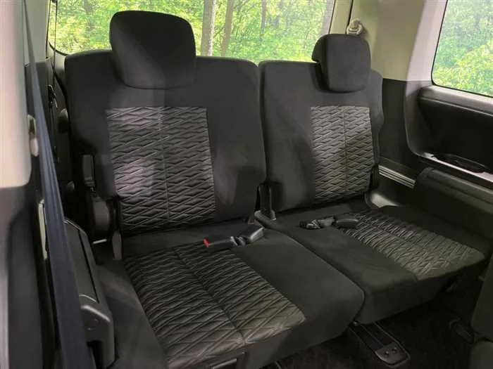 Mitsubishi Delica D:5 2023 — миниатюра 3