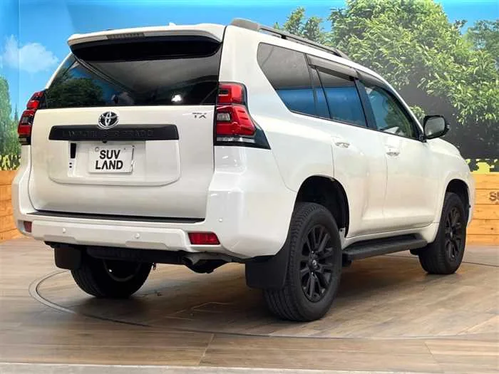 Toyota Land Cruiser Prado 2023 — миниатюра 2