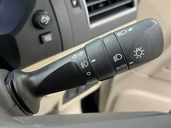 Toyota Land Cruiser Prado 2023 — миниатюра 3