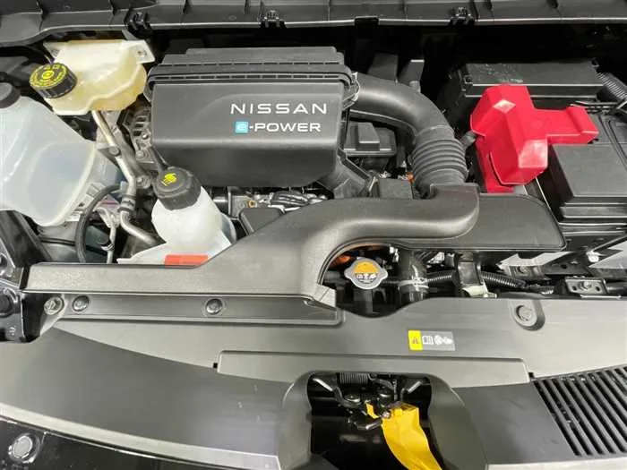 Nissan Serena 2023 — миниатюра 2
